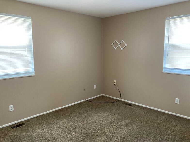 More Photos Of 4908 Northcutt Pl, Dayton Apartments For Sale