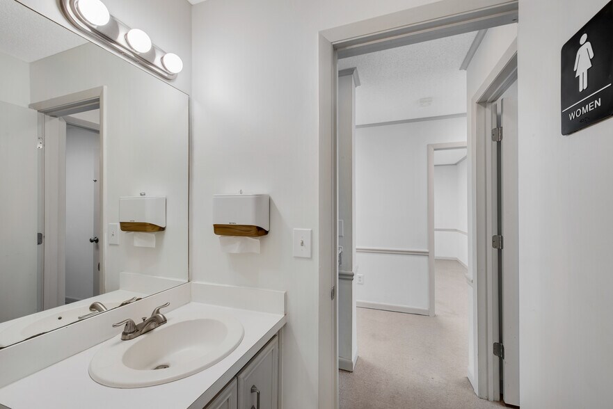 More Photos Of 11205 Alpharetta Hwy, Roswell Office Residential For Sale