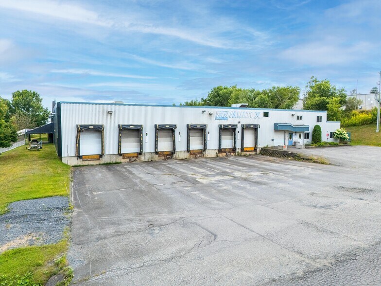 More Photos Of 60 Rue Sheard, Coaticook Industrial For Sale