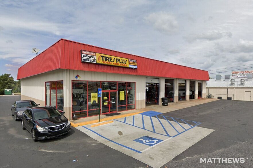 Primary Photo Of 3849 Washington Rd, Martinez General Retail For Sale