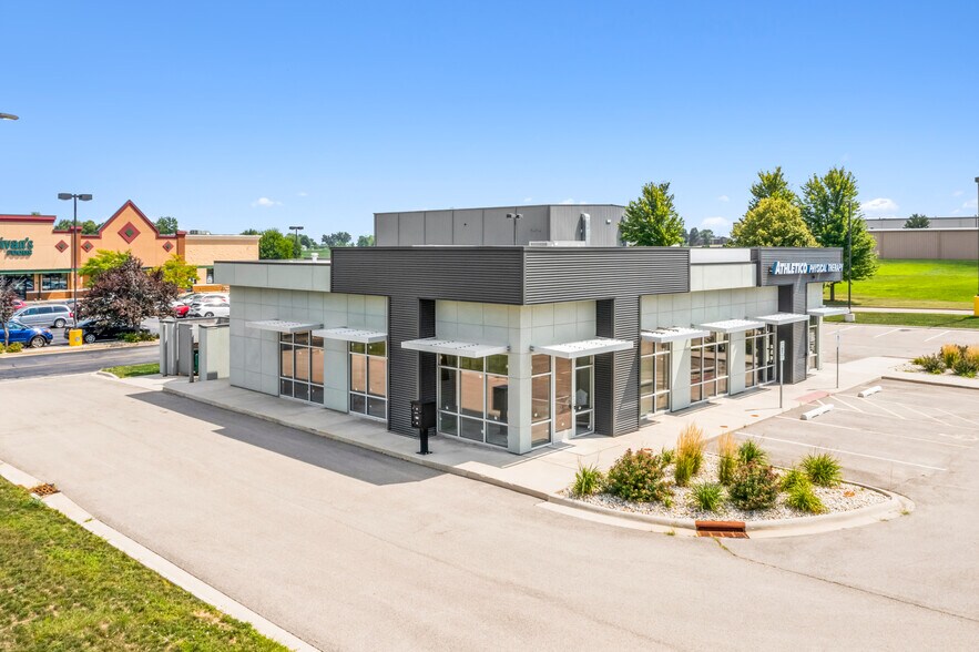 More Photos Of 701 N Elida St, Winnebago General Retail For Lease