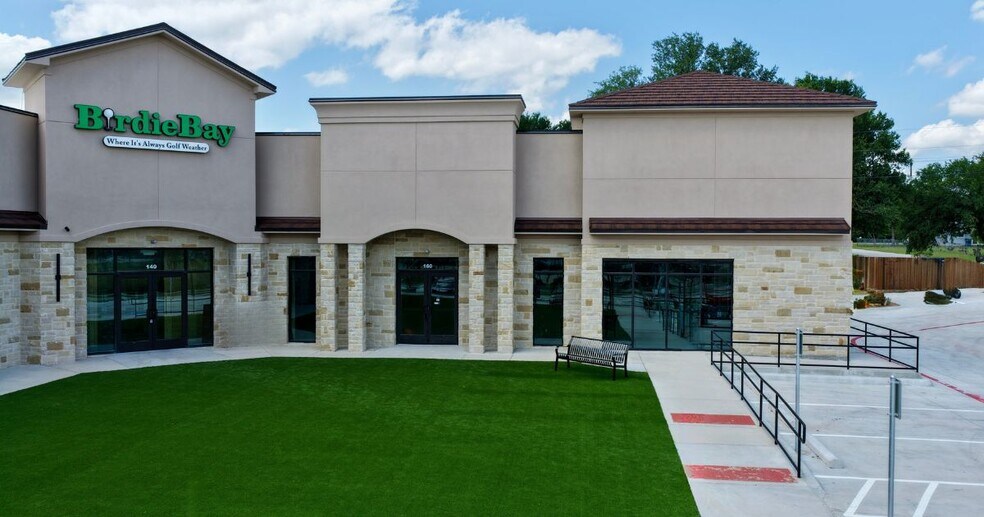 More Photos Of 3017 Oakey Trl, Hudson Oaks Restaurant For Lease