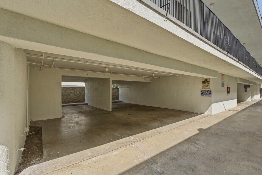 More Photos Of 614 S Myrtle Ave, Inglewood Apartments For Sale