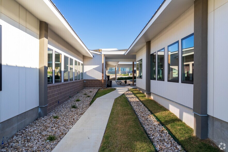 More Photos Of 13341 W Highway 290, Austin Medical For Sale