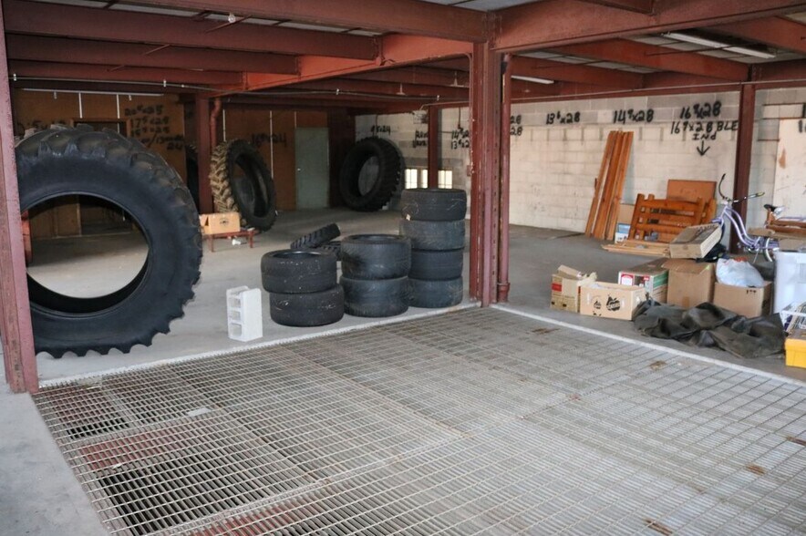 More Photos Of 113 S Dean St, Adrian Service For Sale