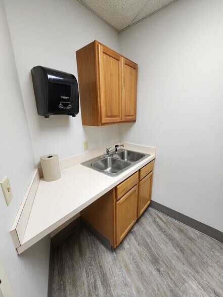 More Photos Of 212 E Manlius St, East Syracuse Freestanding For Lease