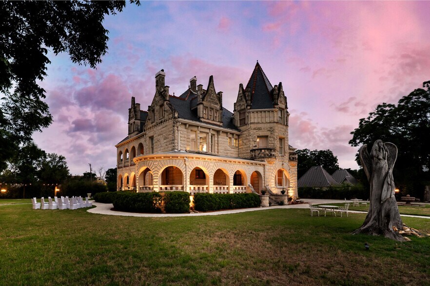 More Photos Of 950 E Grayson St, San Antonio Lodge Meeting Hall For Sale