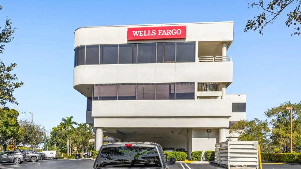 More Photos Of 250 Tequesta Dr, Tequesta Office For Sale