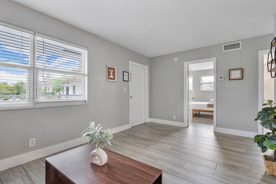More Photos Of 50 SE 12th St, Fort Lauderdale Apartments For Sale