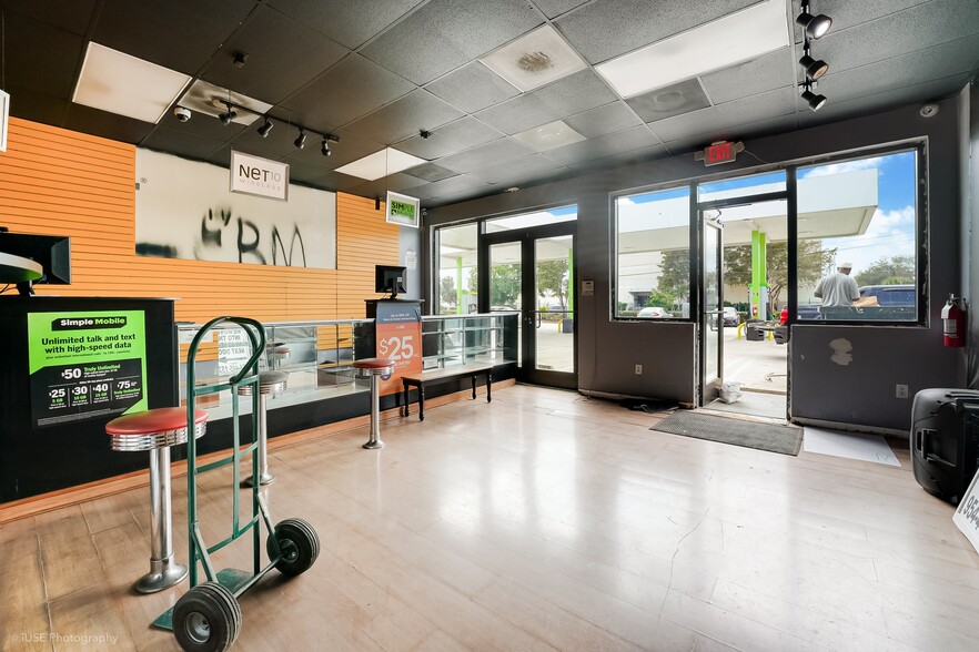 More Photos Of 18575 NW 27th Ave, Opa Locka Service Station For Lease