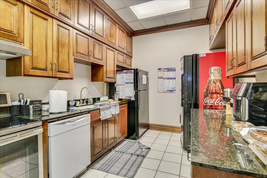 More Photos Of 624 Ellis St, Augusta Office For Sale