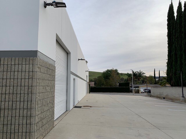 More Photos Of 1831 Tapo St, Simi Valley Manufacturing For Lease
