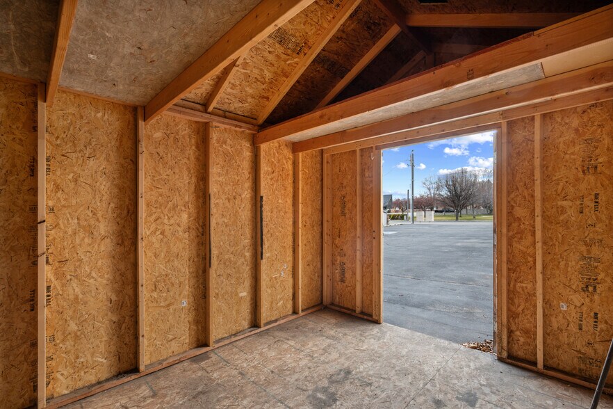 More Photos Of 9386 S Redwood Rd, West Jordan Office For Lease