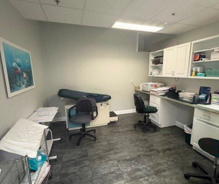 More Photos Of 4820 Park Blvd N, Pinellas Park Medical For Lease