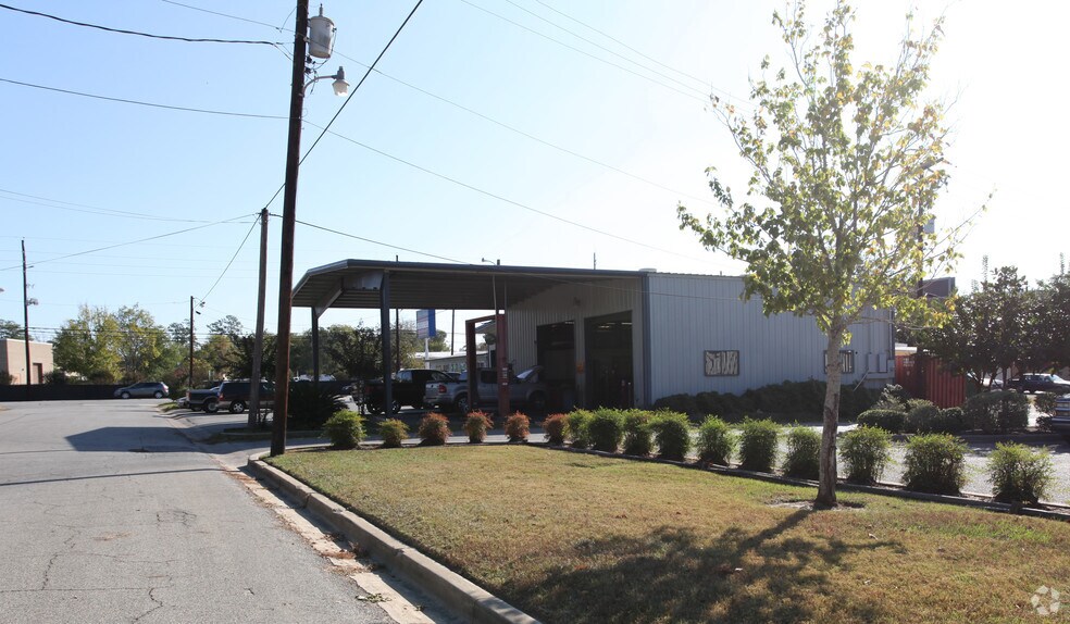 More Photos Of 539 N Frazier St, Conroe Auto Repair For Sale