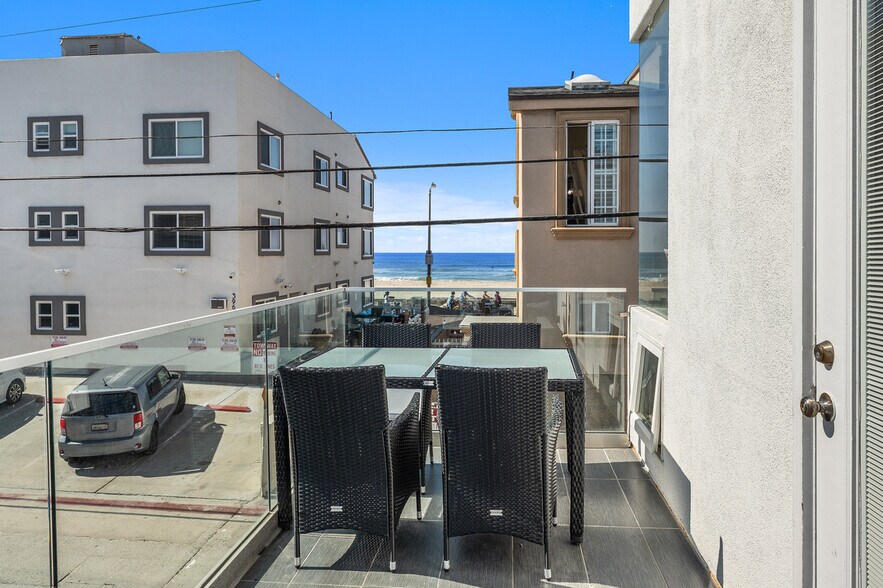 More Photos Of 714-16 York ct, San Diego Apartments For Sale