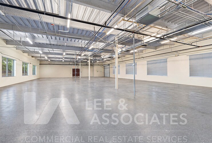 More Photos Of 685 S Ronald Reagan Blvd, Longwood Flex For Sale