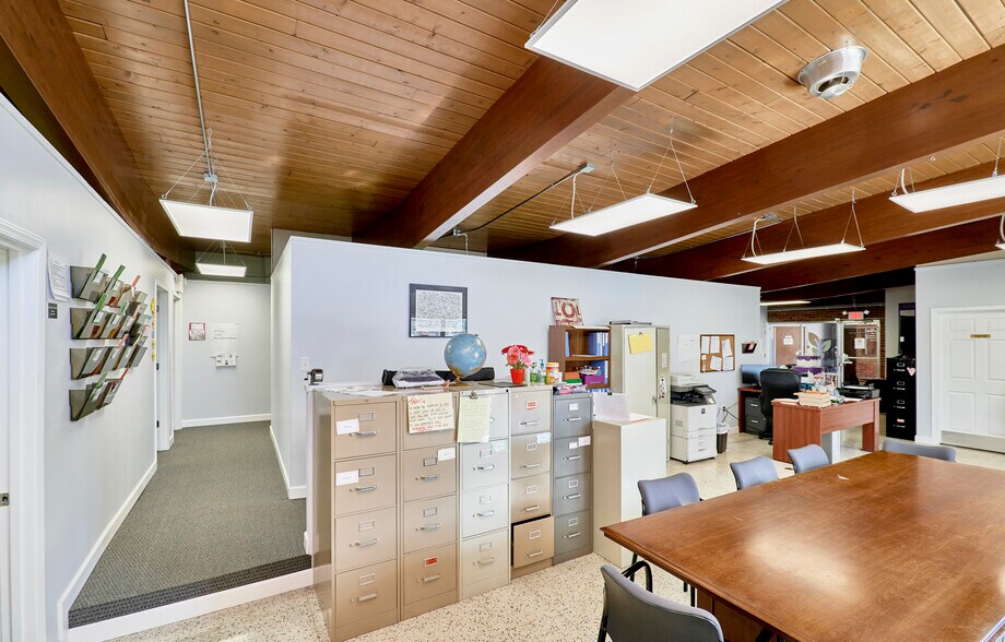 More Photos Of 415 W Main St, Collinsville Medical For Sale