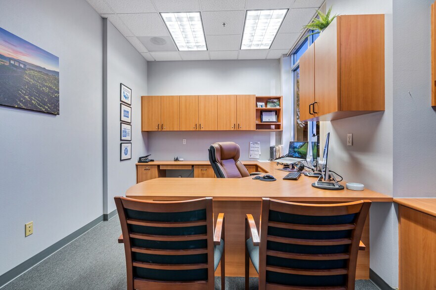 More Photos Of 803-827 Anchorage Place, Chula Vista Light Distribution For Lease