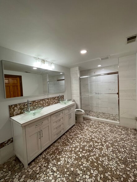 More Photos Of 555 Whitehall St SW, Atlanta Distribution For Lease