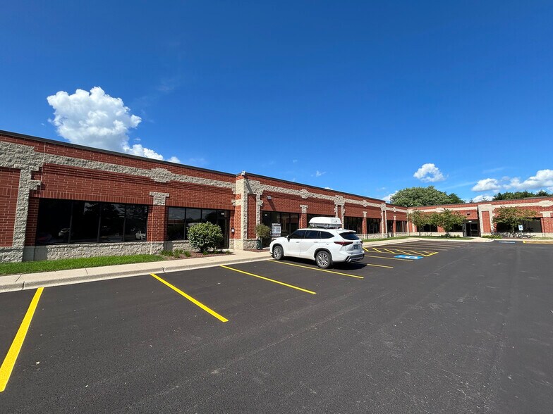 More Photos Of 2230 Point Blvd, Elgin Office Residential For Lease