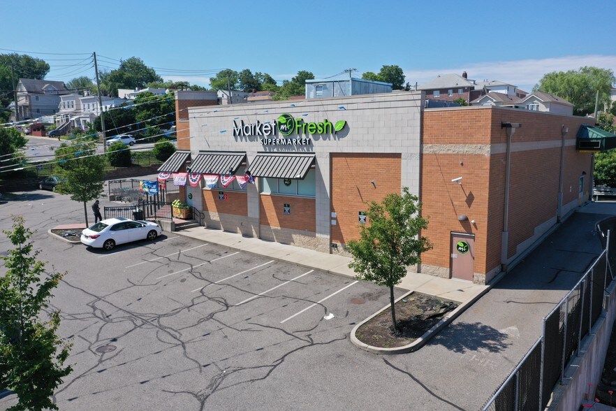 570 Tompkins Ave, Staten Island, NY 10305 Drugstore For Sale