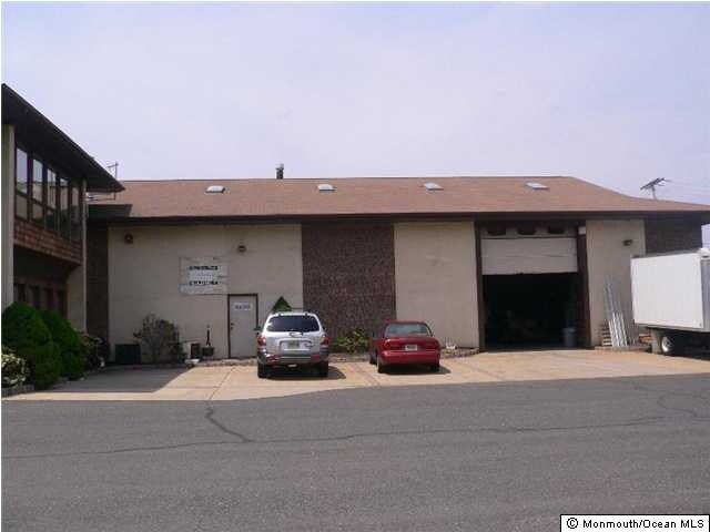 More Photos Of 289 State Route 33, Manalapan Township Unknown For Lease