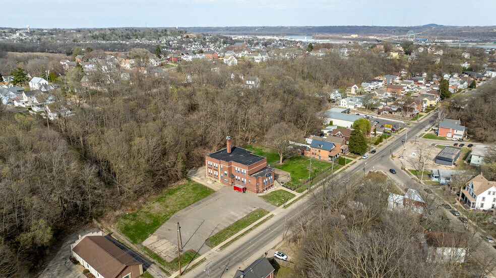 More Photos Of 715 W Locust St, Dubuque Office Residential For Sale