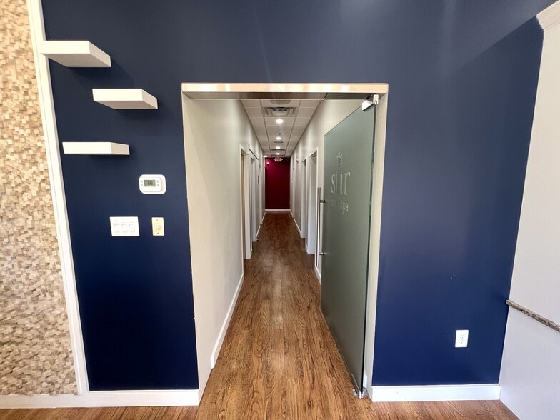 More Photos Of 310 Gold Creek Trl, Woodstock Medical For Lease