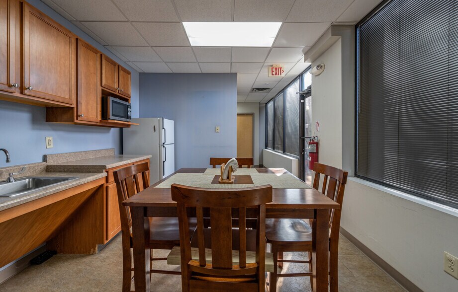 More Photos Of 4210 N Roxboro St, Durham Office For Lease