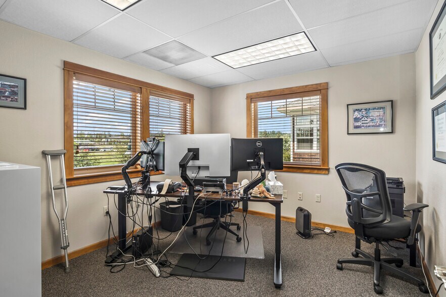 More Photos Of 796 SW Bradbury Way, Bend Office For Lease
