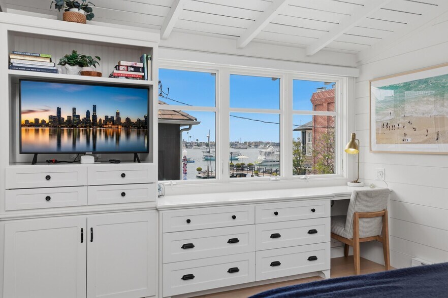 More Photos Of 104 Onyx Ave, Newport Beach Specialty For Sale