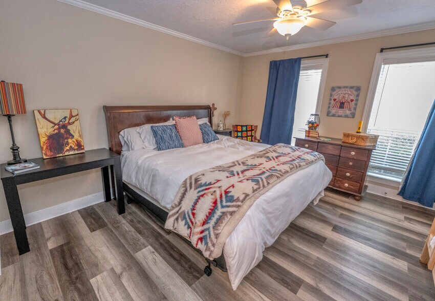 More Photos Of 1440-A TX-237, Round Top Flex For Sale