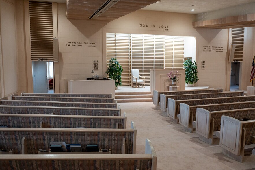 More Photos Of 605 S Riverside Dr, Palm Springs Religious Facility For Sale