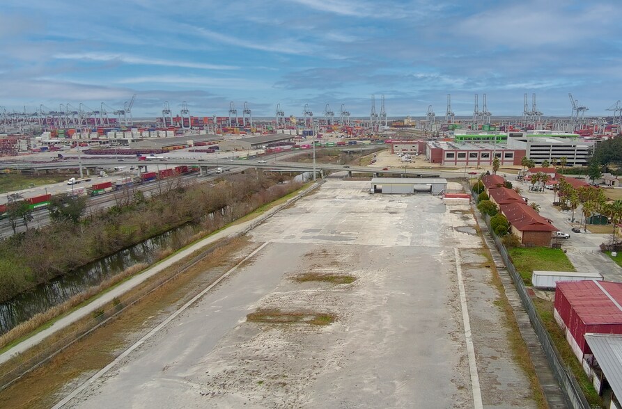 More Photos Of 17 Main St, Savannah Land For Lease