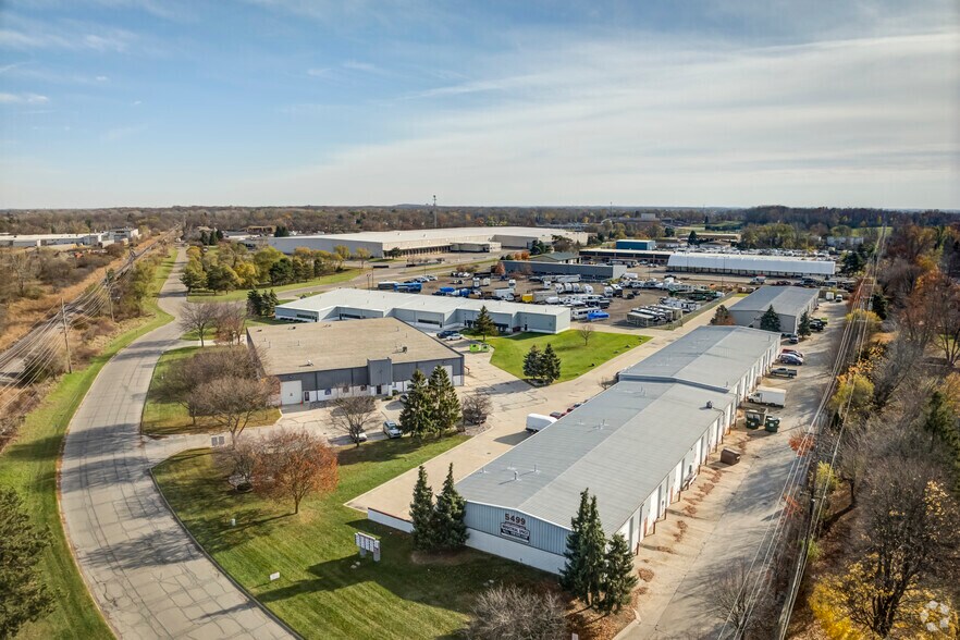 More Photos Of 5499 Perry Dr, Waterford Warehouse For Lease