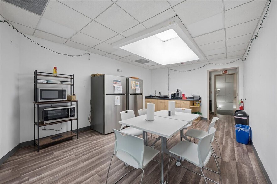 More Photos Of 6613-6621 Ogden Ave, Berwyn Storefront Retail Office For Sale
