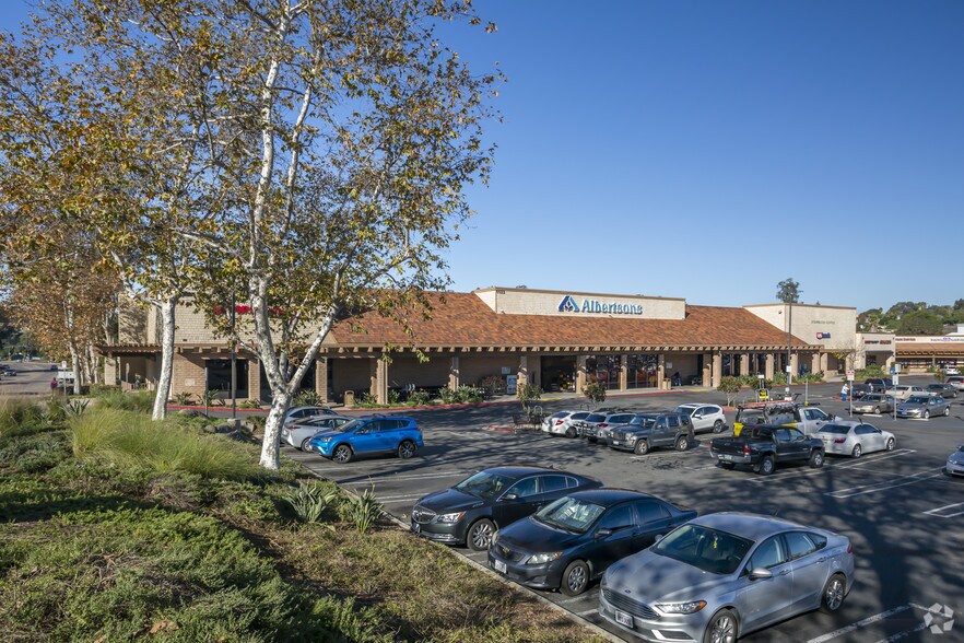 More Photos Of 1081-1139 S Mission Rd, Fallbrook Unknown For Lease