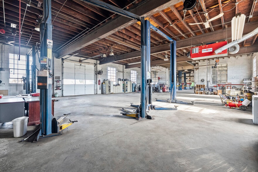 More Photos Of 1336 Main St, Dillwyn Auto Dealership For Sale