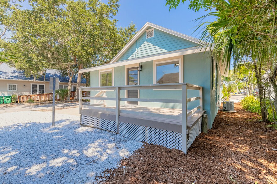 More Photos Of 306 Washington St, New Smyrna Beach Medical For Sale