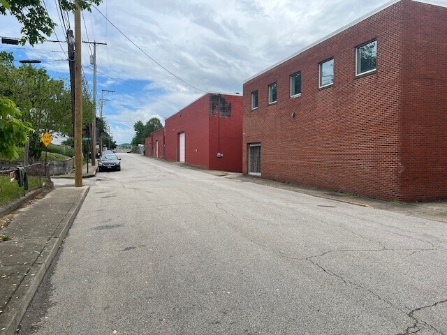 More Photos Of 1537-1545 Hansford St, Charleston Light Distribution For Lease