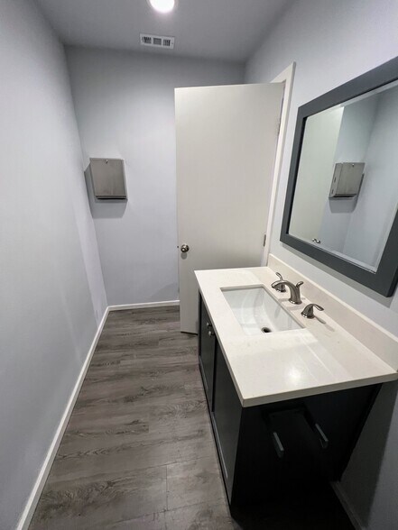 More Photos Of 12990 Branford St, Pacoima Warehouse For Lease