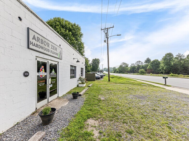 More Photos Of 3154-3156 US 70 Hwy, Black Mountain Office For Lease