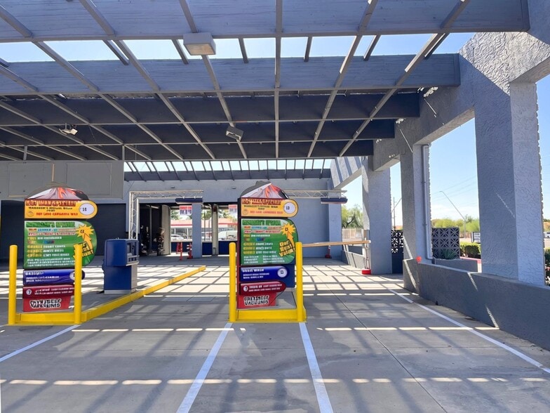 More Photos Of 2828 S Country Club Dr, Mesa Storefront Retail Office For Lease
