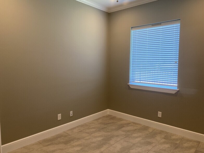 More Photos Of 18510 Green Land Way, Houston Medical For Lease