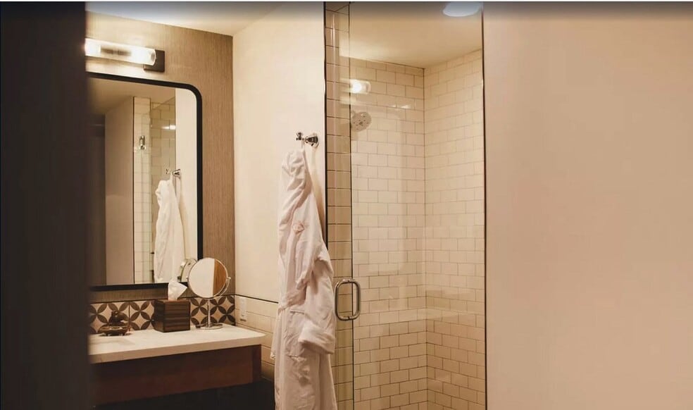 More Photos Of 1501 Washington Ave, Saint Louis Hotel For Sale