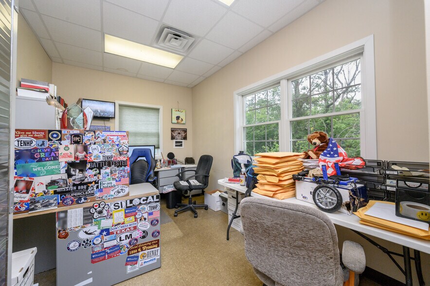 More Photos Of 612 Mount Pleasant Ave, West Orange Veterinarian Kennel For Sale
