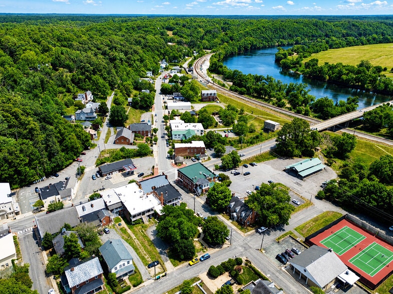 More Photos Of 280 Valley St, Scottsville Restaurant For Sale