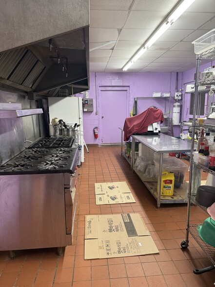 More Photos Of 838 Niagara Falls Blvd, Buffalo Convenience Store For Sale