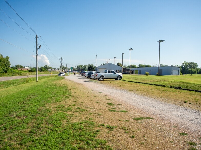 More Photos Of 3500 Kingshighway, East Saint Louis Golf Course Driving Range For Sale